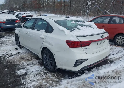 2021 Kia Forte Gt-Line z USA, uszkodzony, nr VIN 3KPF34AD0ME416993